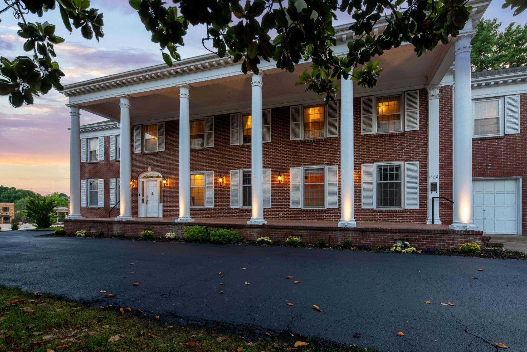 Beland Mansion-Blue Jay Suite! Fort Smith Zewnętrze zdjęcie